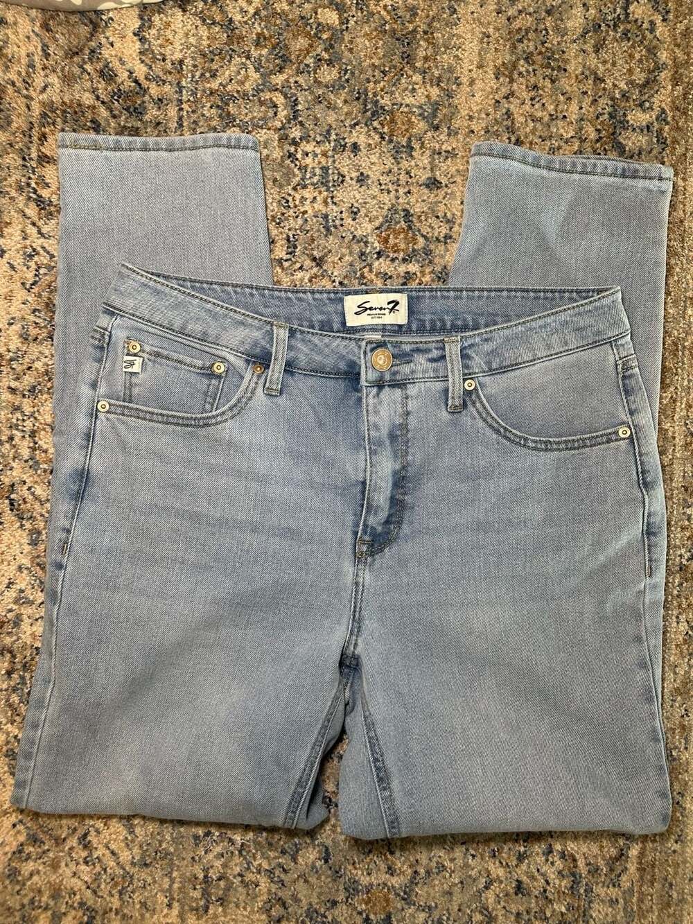 Seven7 Women's Size 8 Light Wash Straight Leg Jeans